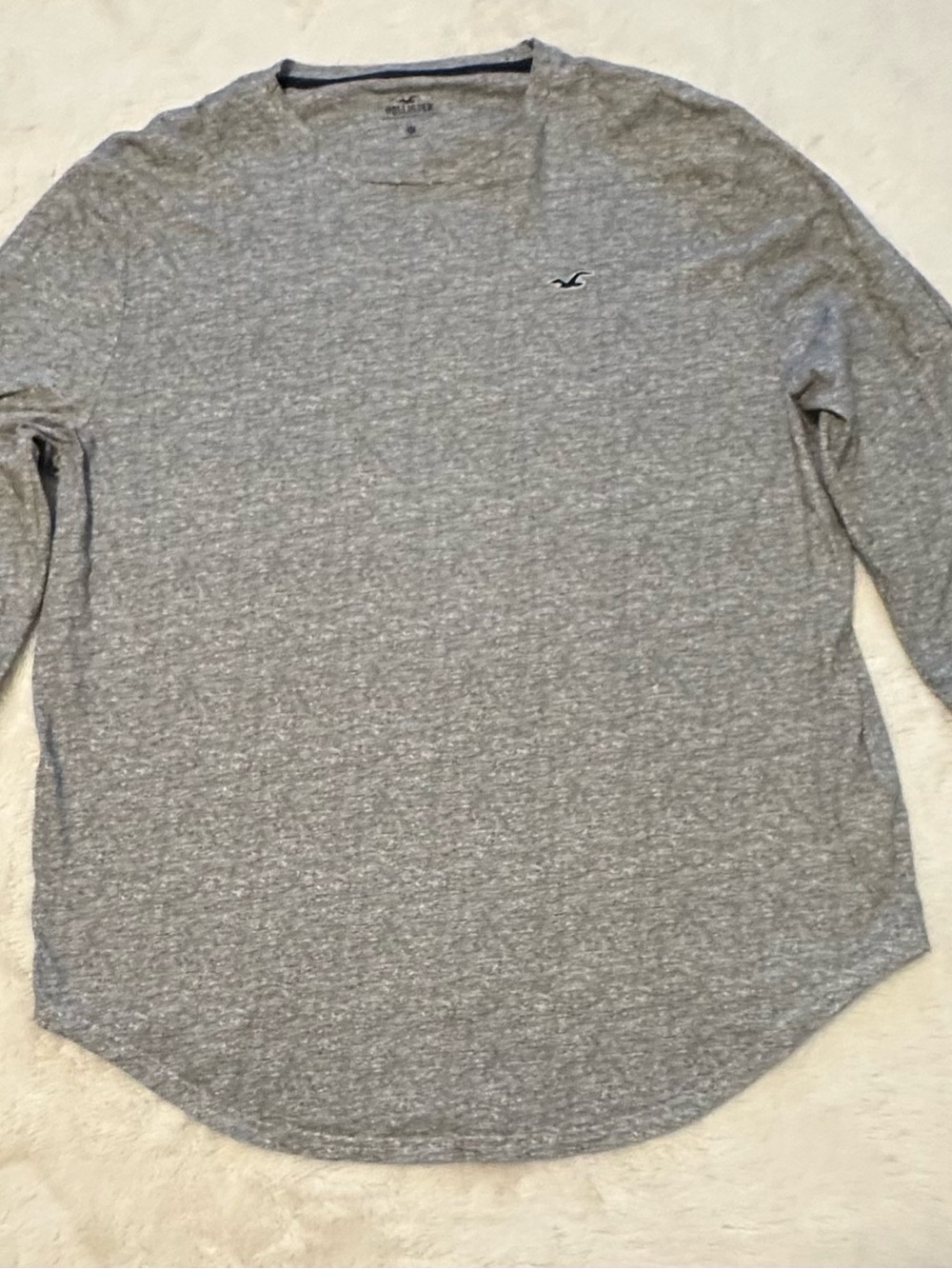Hollister Men's Long-Sleeve Crew Tee in Heather Gray